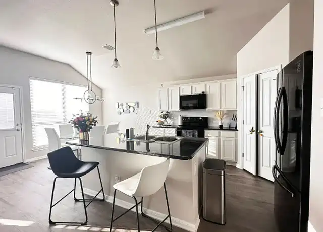 Property at 1250 Lakeway Crossing Dr, Temple, TX, 76502, 3 beds, 2 baths, [object Object]