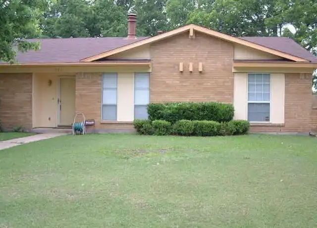 Property at 1925 Bosque Dr, Garland, TX, 75040, 3 beds, 2 baths, [object Object]
