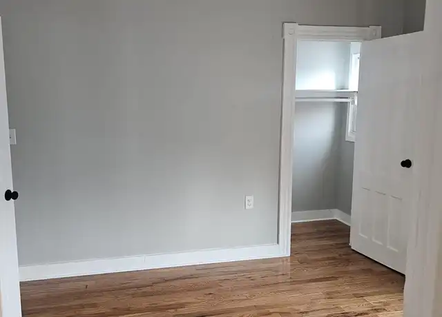 Property at 476 Brooks St Unit 2-478, Bridgeport, CT, 06608, 2 beds, 1 bath, [object Object]