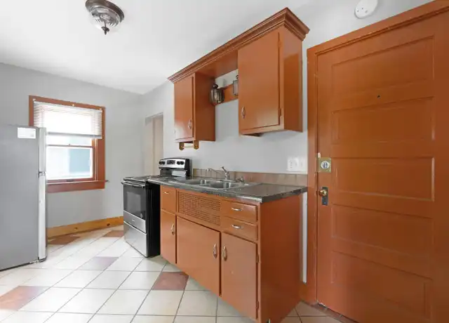 Property at 833 Edgewater Ave Apt 2, Fort Wayne, IN, 46805, 1 bed, 1 bath, [object Object]