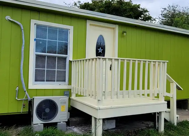 Property at 2849 Greenwood Dr, Corpus Christi, TX, 78405, 4 beds, 2 baths, [object Object]