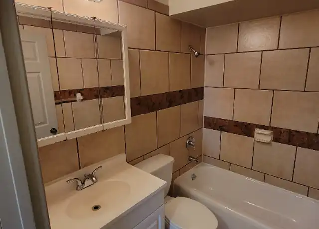 Property at 701 Lake St, Antioch, IL, 60002, 2 beds, 1 bath, [object Object]