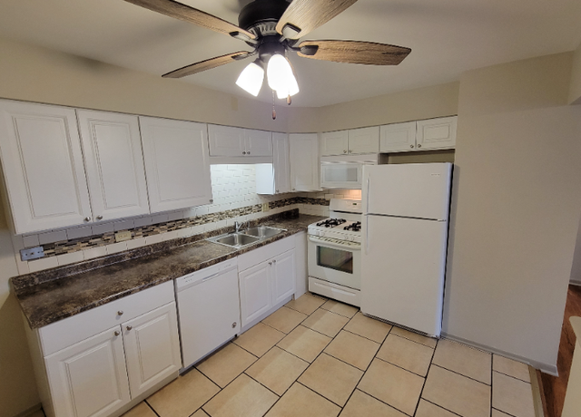 Photo of 701 Lake St, Antioch, IL 60002