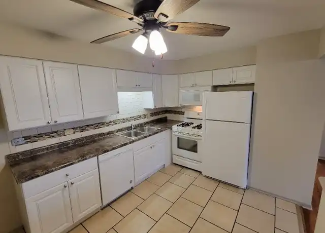 Property at 701 Lake St, Antioch, IL, 60002, 2 beds, 1 bath, [object Object]