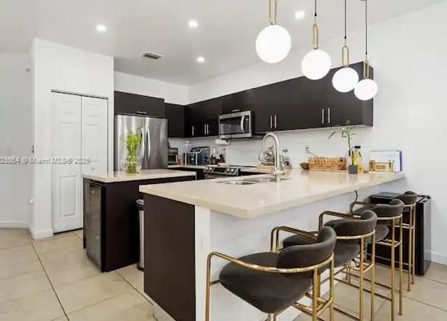 Property at 7042 NW 103rd Path, Doral, FL, 33178, 5 beds, 4 baths, [object Object]