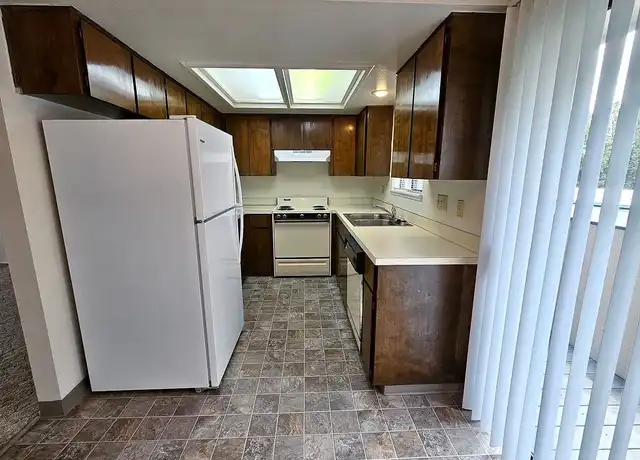 Property at Avalon Court Apartments - 801 N Tweedt St, Kennewick, WA, 99336, 2 beds, 1 bath, [object Object]