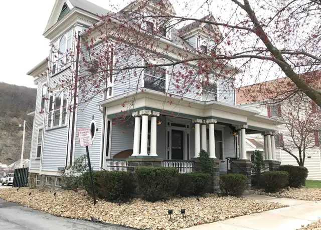 Property at 1180 Elk St Unit 2, Franklin, PA, 16323, 2 beds, 1 bath, [object Object]