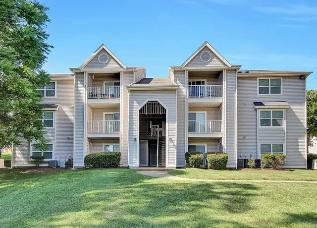 Photo of 10502 Rising Ridge Rd, Fredericksburg, VA 22407
