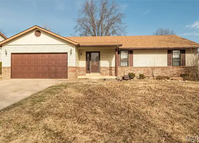 Property at 2018 Creekpoint Dr, Saint Peters, MO, 63376, 3 beds, 2 baths, [object Object]