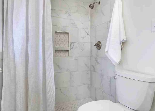 Photo of 171 Ingleoak Ln, Greenville, SC 29615