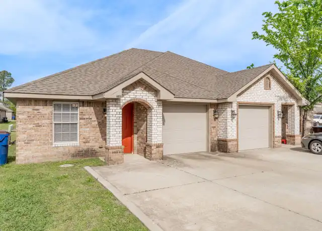 Property at 2751 Oakview Rd, Fort Smith, AR, 72908, 3 beds, 2 baths, [object Object]