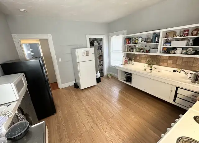 Property at 65 A Gardner St Unit 2A, Allston, MA, 02134, 5 beds, 2 baths, [object Object]