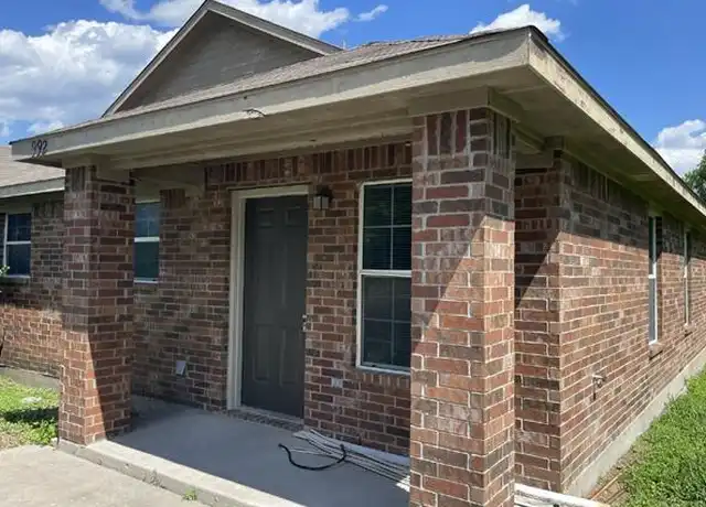 Property at 990 W Oak St, Stephenville, TX, 76401, 3 beds, 2 baths, [object Object]