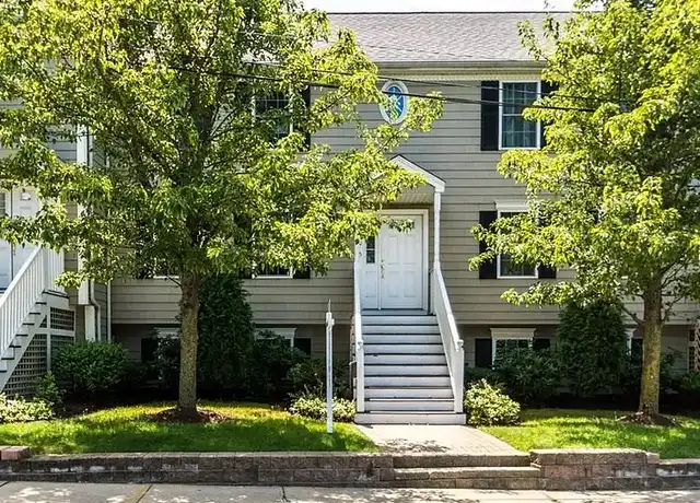 Property at 30 Russell St #5, Waltham, MA, 02453, 3 beds, 2 baths, [object Object]