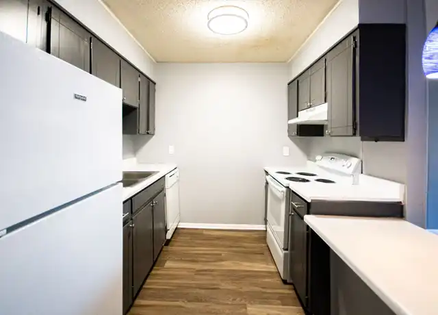 Property at 2320 Coleman Rd Unit 201D, Anniston, AL, 36207, 2 beds, 1 bath, [object Object]