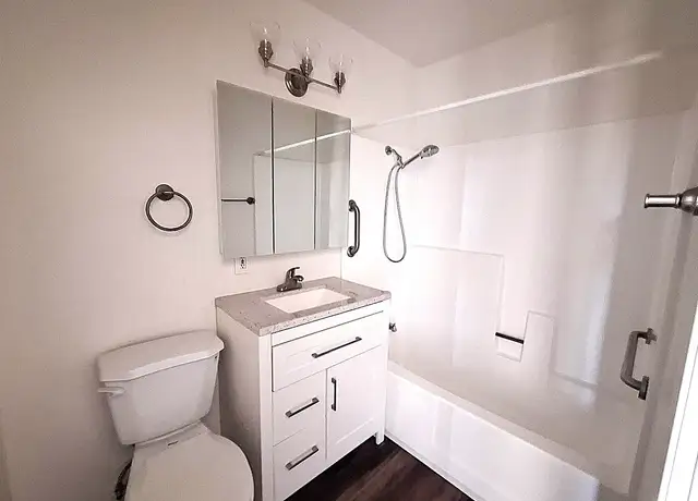 Photo of 3090 Jefferson St, Carlsbad, CA 92008