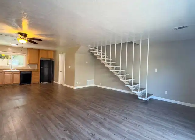 Property at 505 N Clementine St Unit H, Oceanside, CA, 92054, 2 beds, 1.5 baths, [object Object]