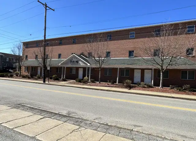 Property at 888 Wayne Ave Unit 4, Indiana, PA, 15701, 2 beds, 1 bath, [object Object]