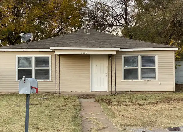 Property at 1809 NW Lawton Ave, Lawton, OK, 73507, 2 beds, 2 baths, [object Object]