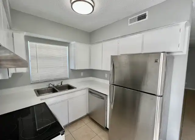 Property at 10234 N Ojus Dr Unit A, Tampa, FL, 33617, 2 beds, 1 bath, [object Object]