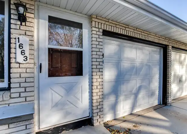 Property at 1665 Leone Ave E Unit 1663, St Paul, MN, 55106, 4 beds, 1 bath, [object Object]