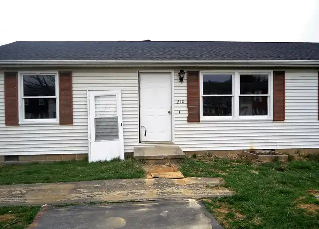 Property at 210 E Fairfax St, Berryville, VA, 22611, 2 beds, 1 bath, [object Object]