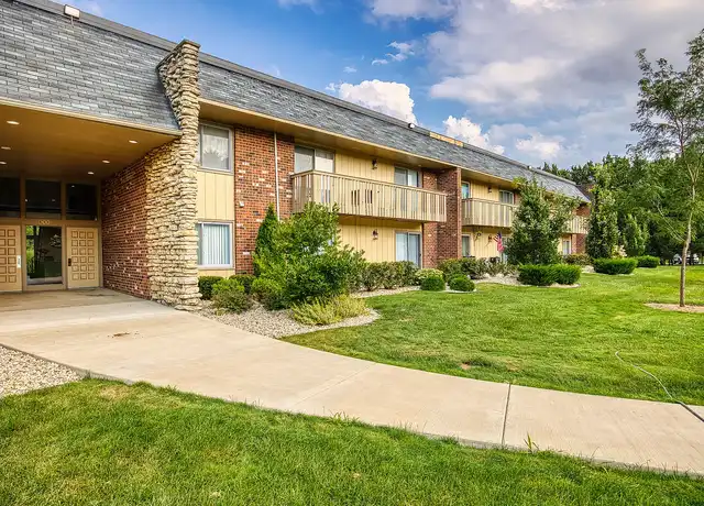 Property at Spring Hill Apartments - 910 Locust Dr, Sleepy Hollow, IL, 60118, 1-2 bed, 1-2 bath, [object Object]