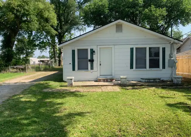 Property at 1205 15th St, Lake Charles, LA, 70601, 2 beds, 1 bath, [object Object]