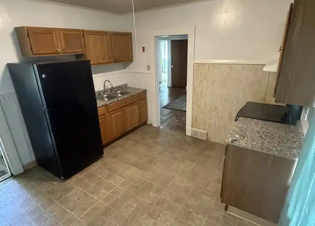 Property at 35 Woodward Ave, Waterbury, CT, 06705, 3 beds, 1 bath, [object Object]