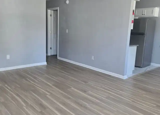 Property at 1009 Hannah St Unit D, Norfolk, VA, 23505, 2 beds, 1 bath, [object Object]