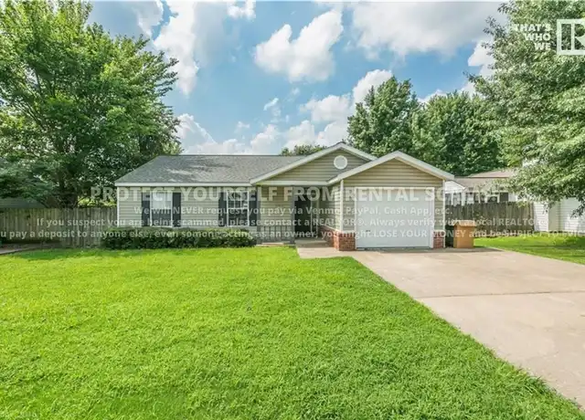 Property at 3161 W Oakfield St, Fayetteville, AR, 72704, 3 beds, 2 baths, [object Object]