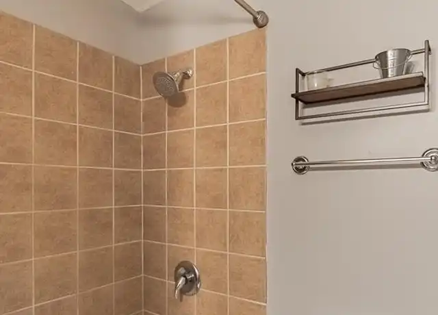 Property at 105 N 31st Ave, Omaha, NE, 68131, 1 bed, 1 bath, [object Object]