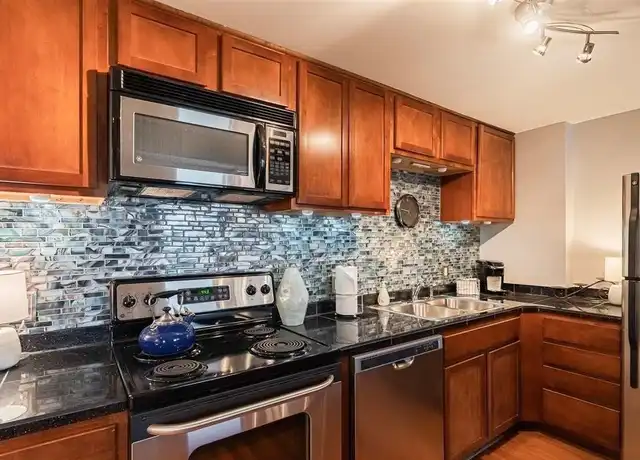 Property at 105 N 31st Ave, Omaha, NE, 68131, 1 bed, 1 bath, [object Object]