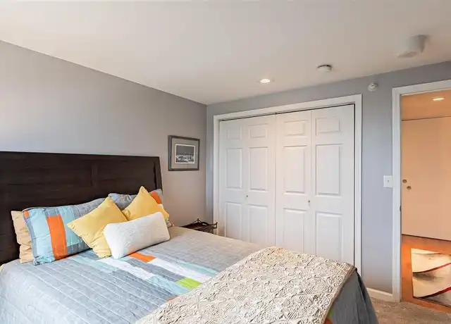 Property at 105 N 31st Ave, Omaha, NE, 68131, 1 bed, 1 bath, [object Object]