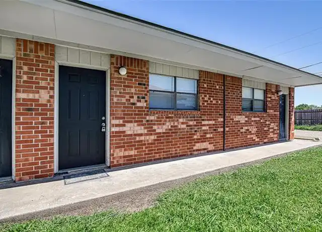 Property at 1709 Short St, Cleburne, TX, 76033, 1 bed, 1 bath, [object Object]
