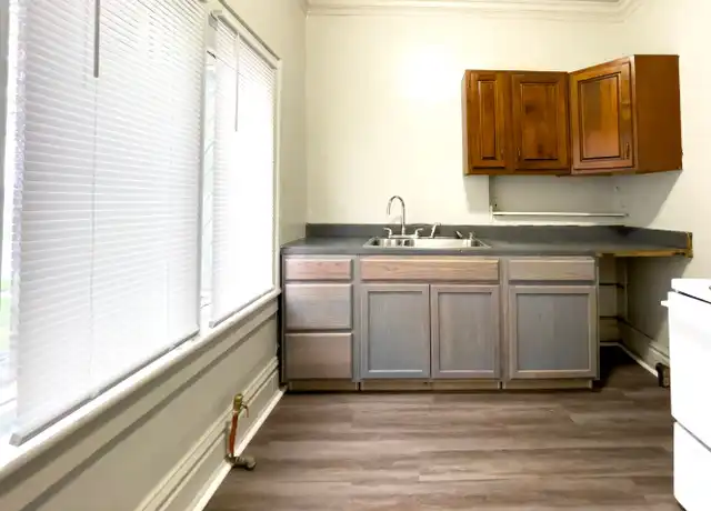 Property at 1422 Central Ave Unit 7, Anderson, IN, 46016, 1 bed, 1 bath, [object Object]