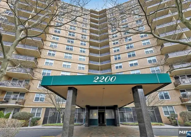Property at 2200 N Central Rd Unit 10B, Fort Lee, NJ, 07024, 1 bed, 1 bath, [object Object]
