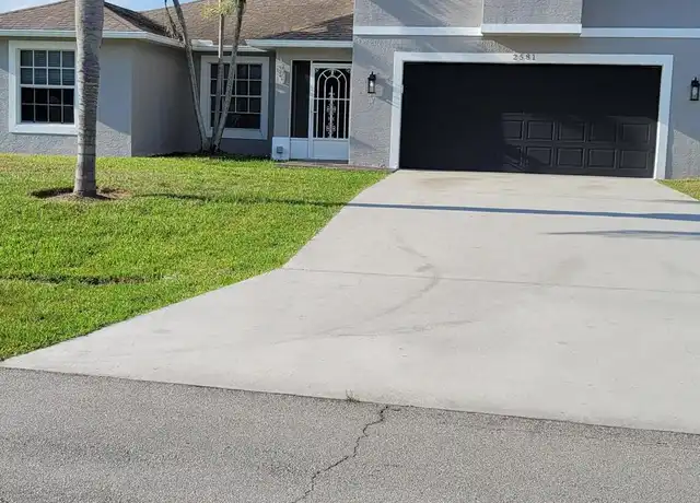 Property at 2581 SE Jason Ave, Port Saint Lucie, FL, 34952, 4 beds, 3 baths, [object Object]