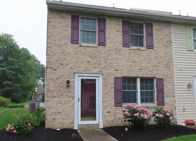 Property at 11 Beacon Ct, Chambersburg, PA, 17201, 2 beds, 2.5 baths, [object Object]