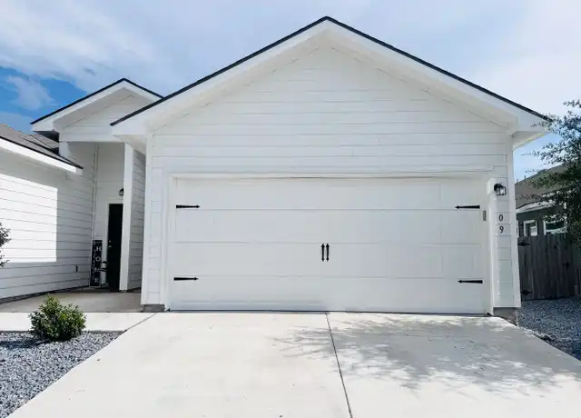 Property at 609 Heathers Way, Seguin, TX, 78155, 3 beds, 2 baths, [object Object]