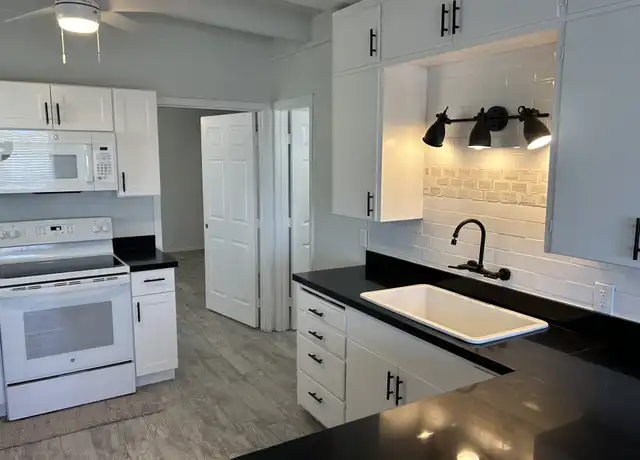 Property at 70101 Giant Rock Rd, Twentynine Palms, CA, 92277, 2 beds, 1 bath, [object Object]