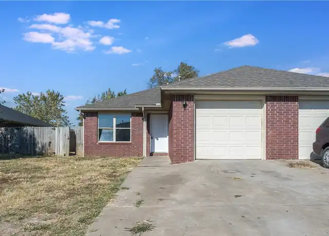 Property at 322 E Southern Trace Dr, Rogers, AR, 72758, 3 beds, 2 baths, [object Object]