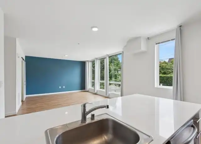 Property at 121 12th Ave E, Seattle, WA, 98102, 1 bed, 1 bath, [object Object]