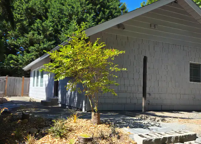 Property at 1690 S Kent Des Moines Rd, Des Moines, WA, 98198, 3 beds, 3 baths, [object Object]