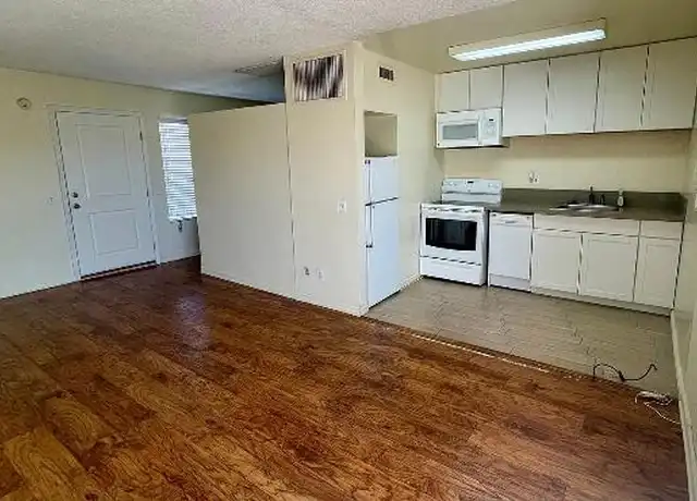 Property at 23515 Lyons Ave, Valencia, CA, 91355, 0 beds, 1 bath, [object Object]