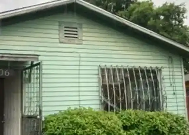 Property at 206 Aztec St, San Antonio, TX, 78207, 2 beds, 1 bath, [object Object]
