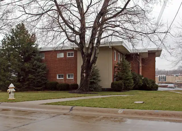 Property at 2581 Chamberlain Rd Unit 12, Fairlawn, OH, 44333, 3 beds, 1 bath, [object Object]