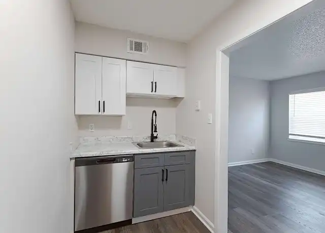 Property at Macon Manor - 4517 Macon Rd, Memphis, TN, 38122, 1-2 bed, 1 bath, [object Object]
