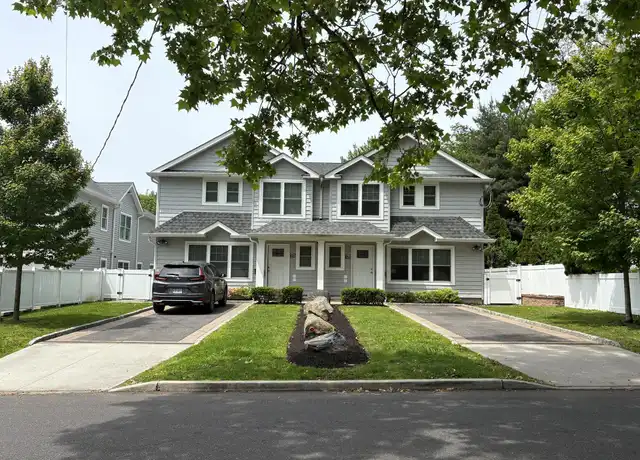 Property at 17 Dunes Ln Unit Right, Sands Point, NY, 11050, 3 beds, 2.5 baths, [object Object]