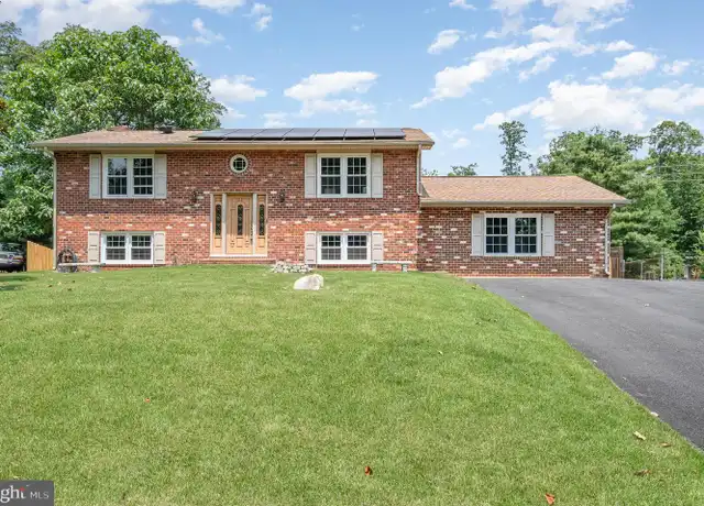 Property at 411 Deerwood Dr, Fredericksburg, VA, 22401, 3 beds, 3 baths, [object Object]